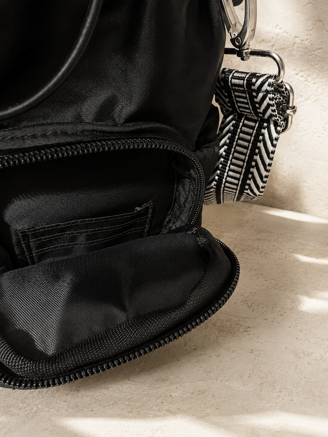SNW Walk Bag - Black